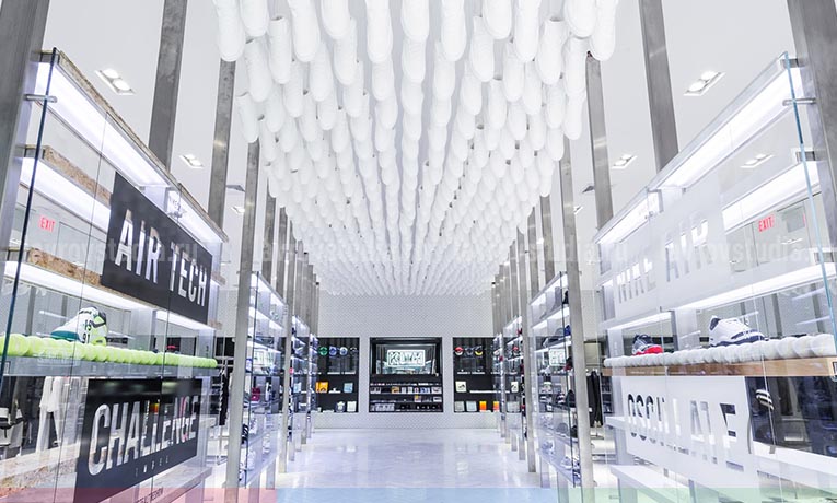 Оформление магазина одежды и магазина косметики